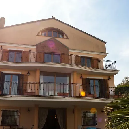 Rosa Apartment *